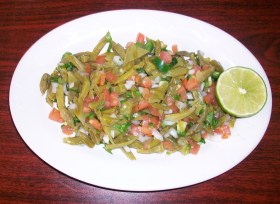 mexican salsa guacamole bowls